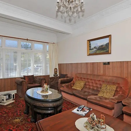 Richmond Guest House-2