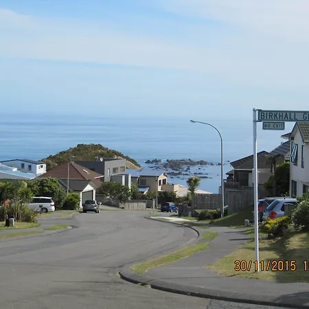 Pacific View Bed And Breakfast-3